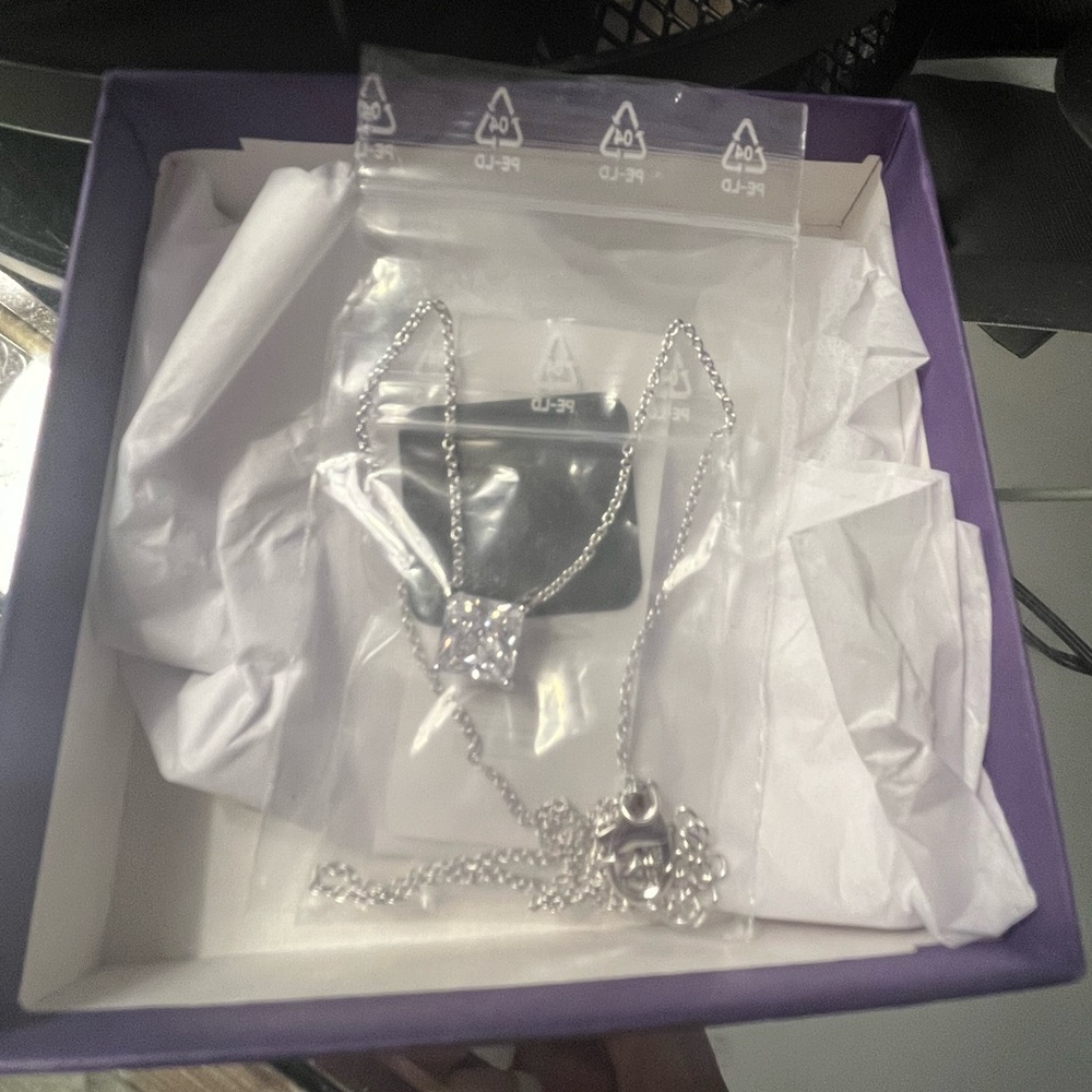 New Never Worn 925 Silver Necklace with Square Pendant